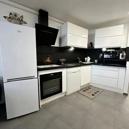 Joli T3 A 200m Sud 4 Personnes Parking Calme Apartamento Le Grau-du-Roi