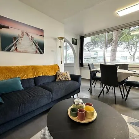 Joli T3 A 200m Sud 4 Personnes Parking Calme Apartment Le Grau-du-Roi