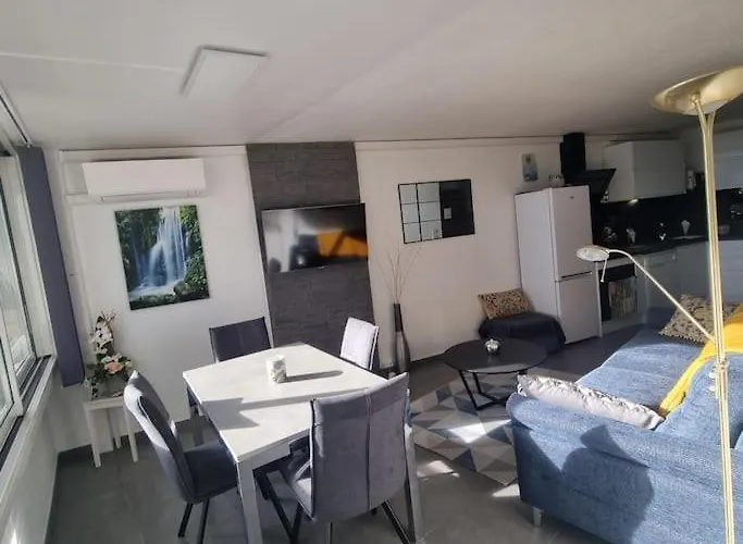 Joli T3 A 200m Sud 4 Personnes Parking Calme Lägenhet *